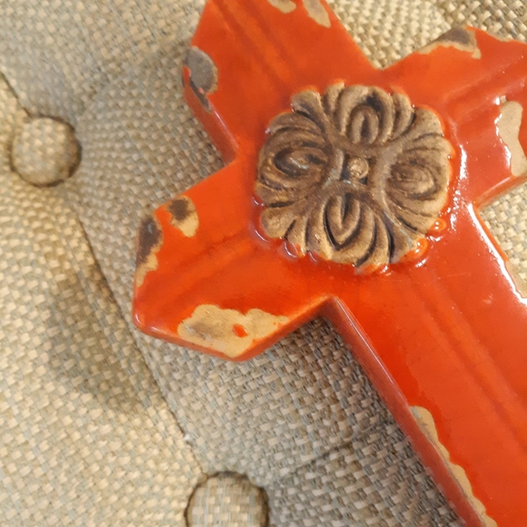 ARTISAN CERAMIC RED DISTRESSED WALL CROSS NEW! - Picture 4 of 6